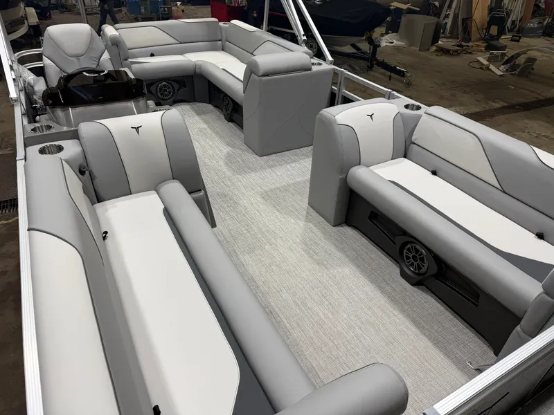 Slide: The Image of Tahoe Sport 1980 Cruise & Honda 4-Stroke EFI 2026 - 25