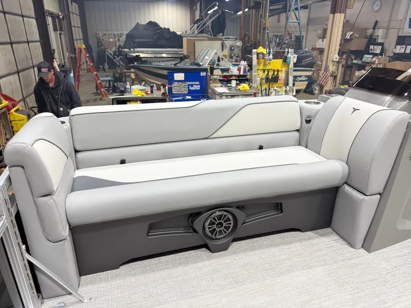 Slide: The Image of Tahoe Sport 1980 Cruise & Honda 4-Stroke EFI 2026 - 26