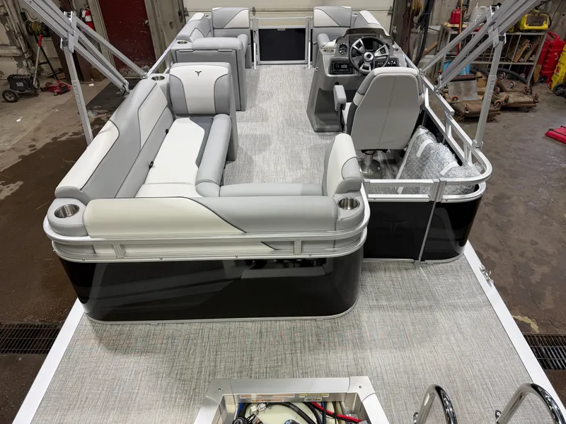 Slide: The Image of Tahoe Sport 1980 Cruise & Honda 4-Stroke EFI 2026 - 4