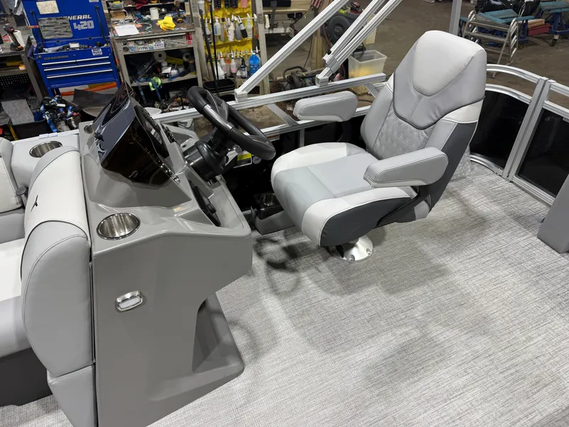 Slide: The Image of Tahoe Sport 1980 Cruise & Honda 4-Stroke EFI 2026 - 8