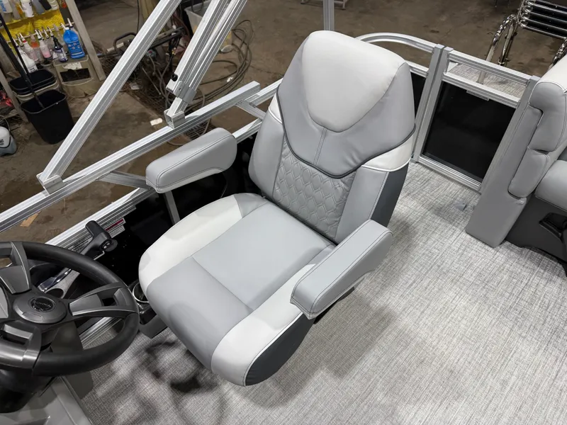 Slide: The Image of Tahoe Sport 1980 Cruise & Honda 4-Stroke EFI 2026 - 9