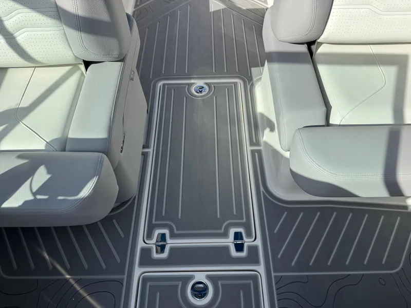 Slide: The Image of Regal LS9 Surf 2025 - 112