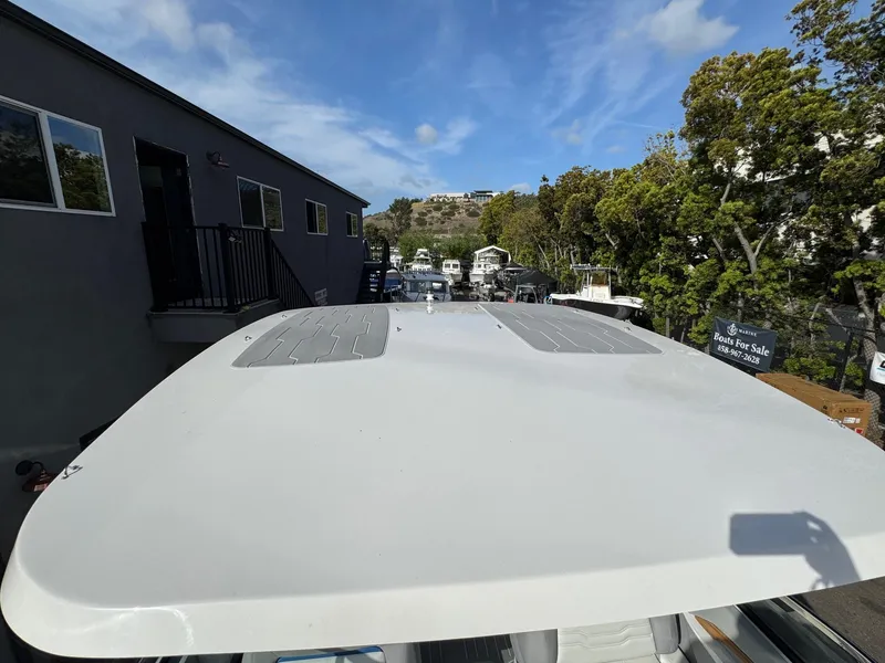 Slide: The Image of Regal LS9 Surf 2025 - 117