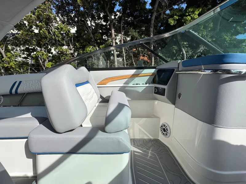 Slide: The Image of Regal LS9 Surf 2025 - 66