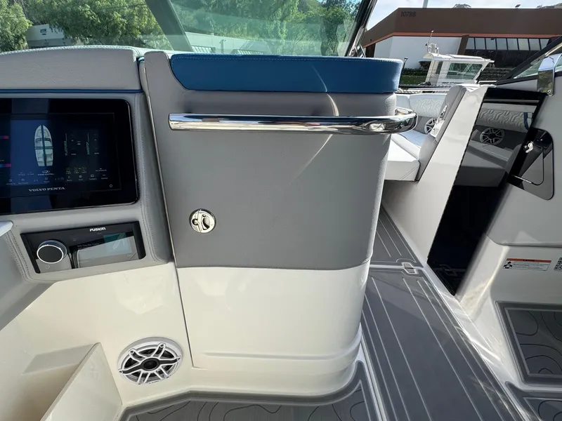 Slide: The Image of Regal LS9 Surf 2025 - 71