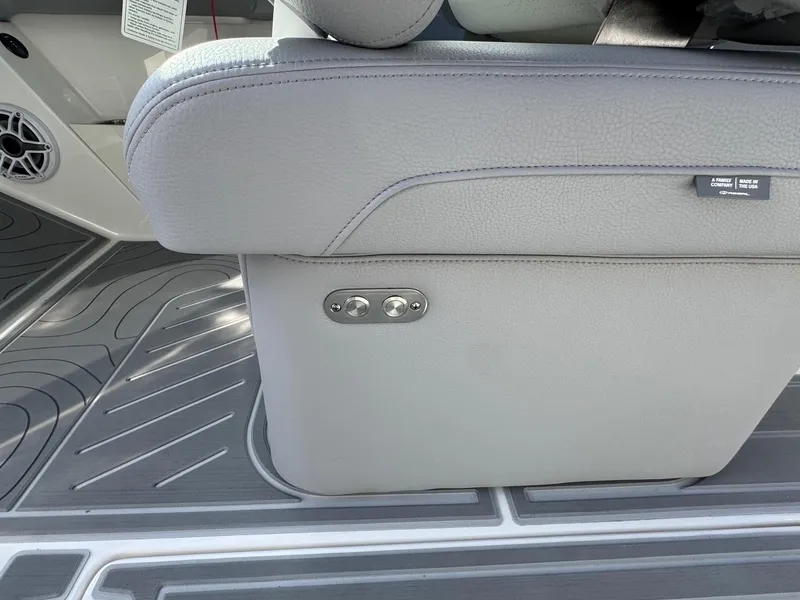 Slide: The Image of Regal LS9 Surf 2025 - 81