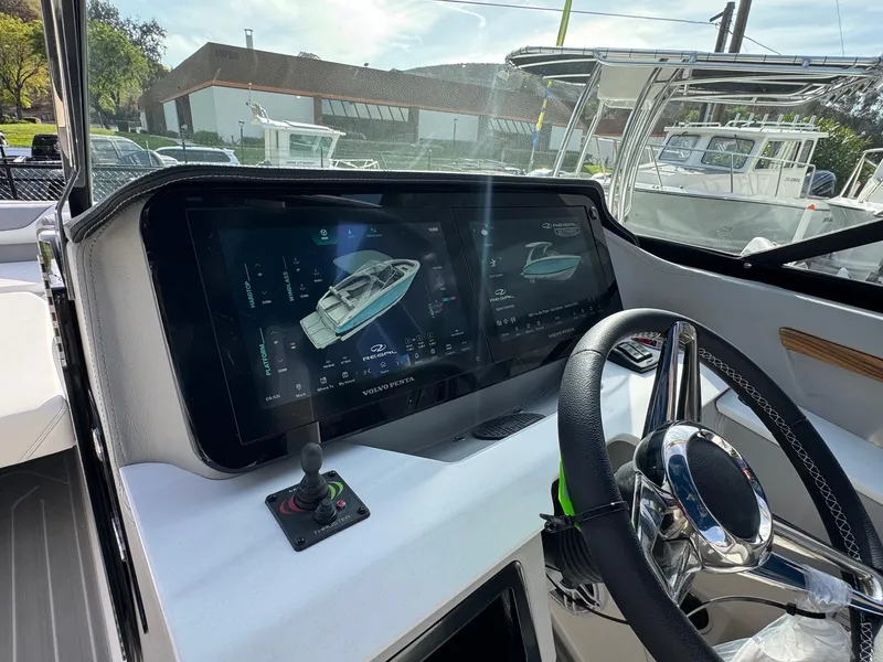 Slide: The Image of Regal LS9 Surf 2025 - 87