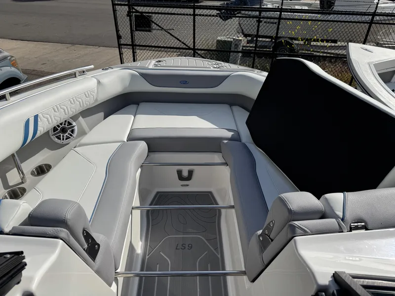 Slide: The Image of Regal LS9 Surf 2025 - 91