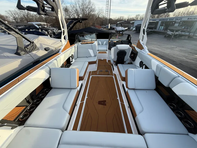 Slide: The Image of Axis T250 2026 - 15