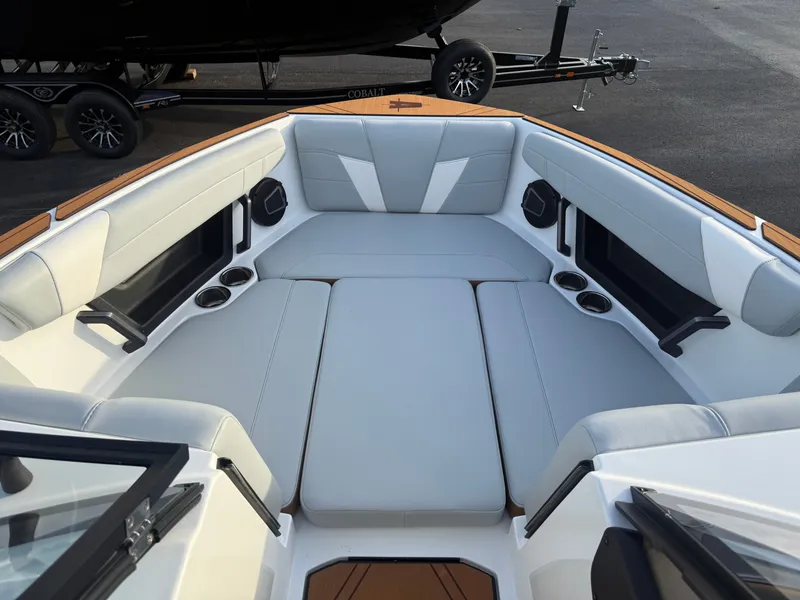 Slide: The Image of Axis T250 2026 - 21