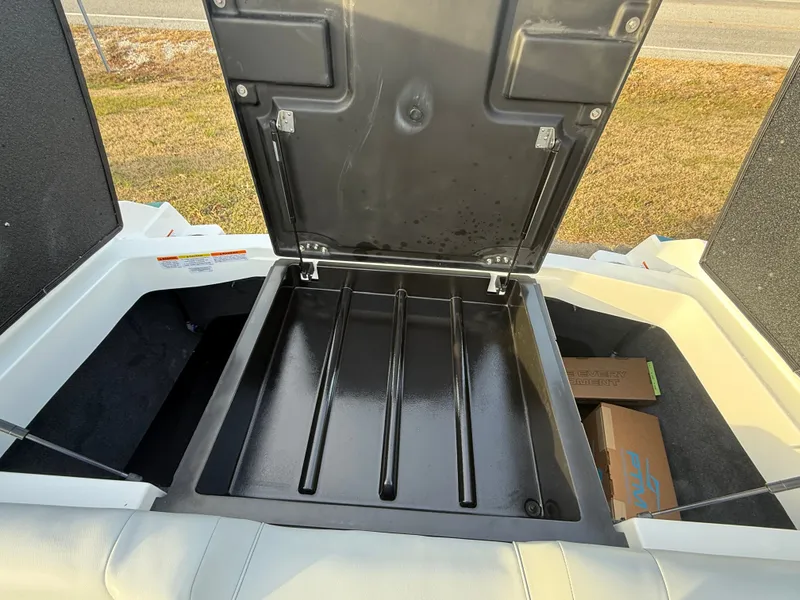 Slide: The Image of Axis T250 2026 - 24