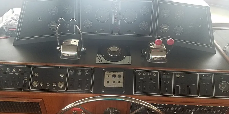 Slide: The Image of Cobalt R8 Surf 2026 - 10