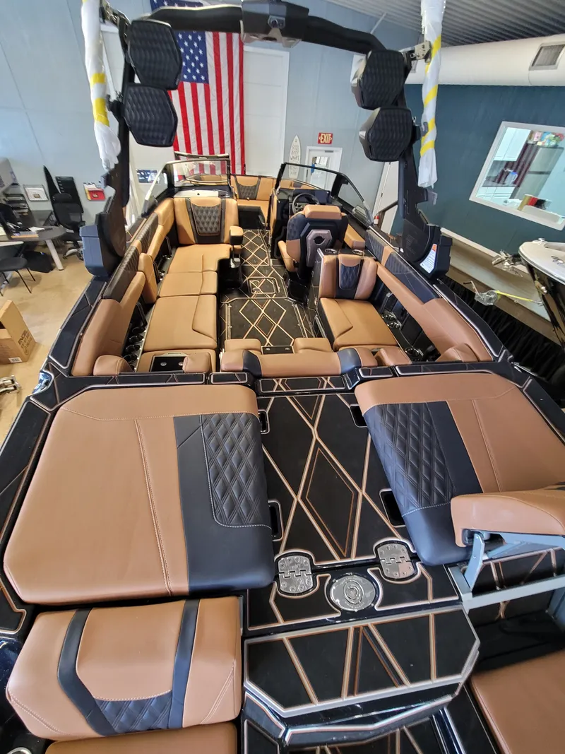 Slide: The Image of Malibu M242 2026 - 3