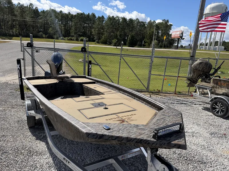 Slide: The Image of Xpress HD Series HD16DB WITH SEADECK/LIVEWELL 2026 - 6