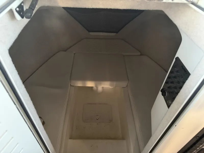 Slide: The Image of Parker Marine 287 Explorer 2026 - 21