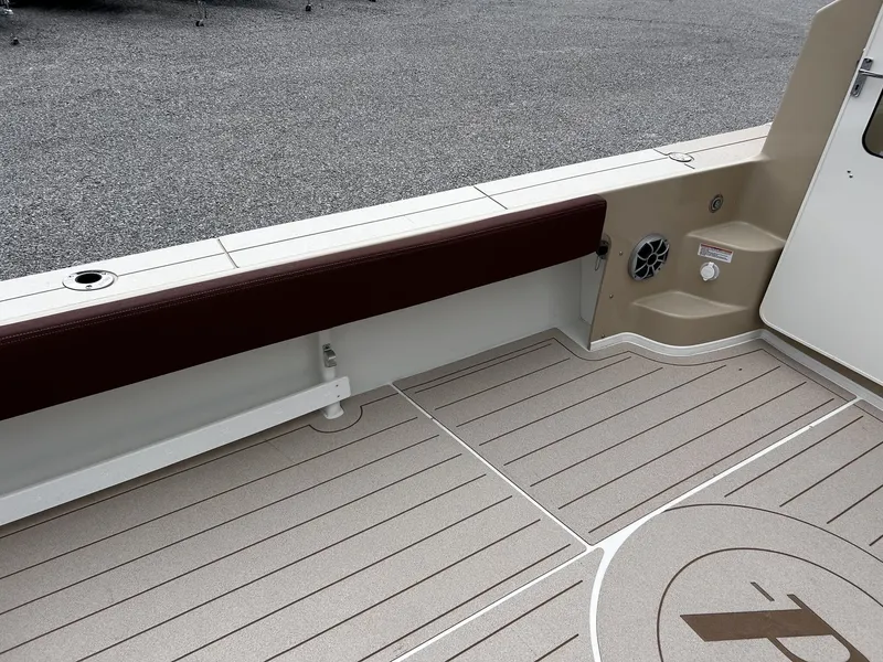 Slide: The Image of Parker Marine 287 Explorer 2026 - 25