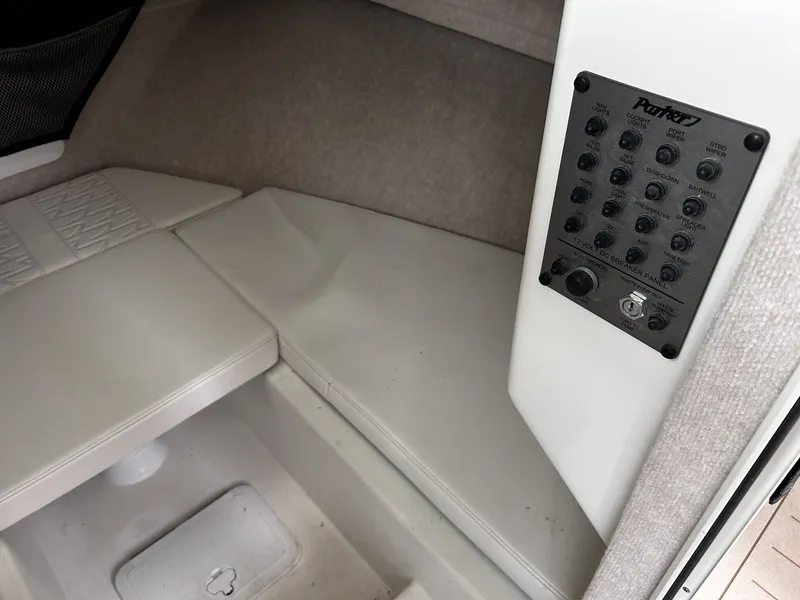 Slide: The Image of Parker Marine 287 Explorer 2026 - 33