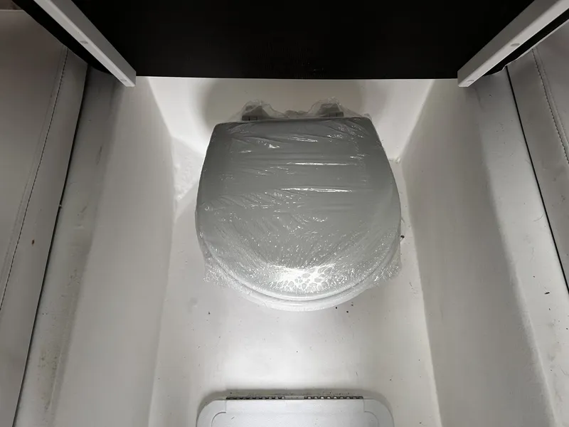 Slide: The Image of Parker Marine 287 Explorer 2026 - 34