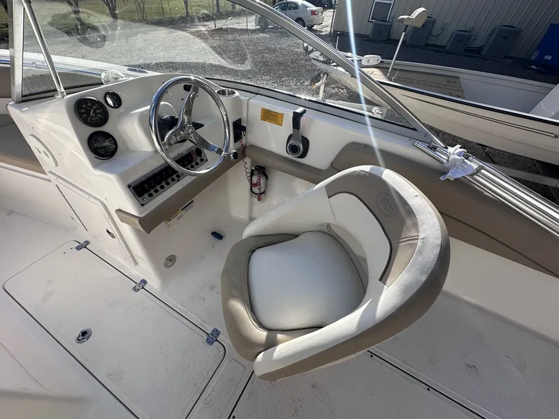 Slide: The Image of Key West 211 Dual Console 2016 - 8