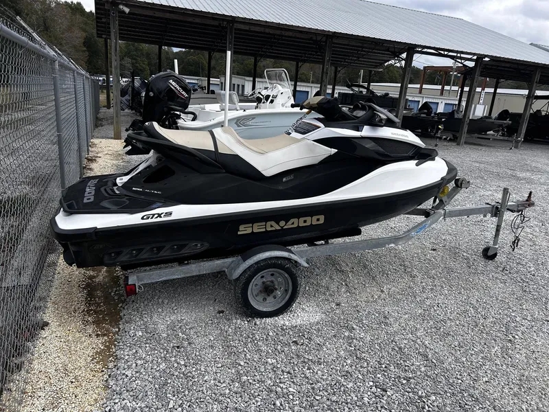 Slide: The Image of Sea-Doo GTX GTX S 155 2013 - 10