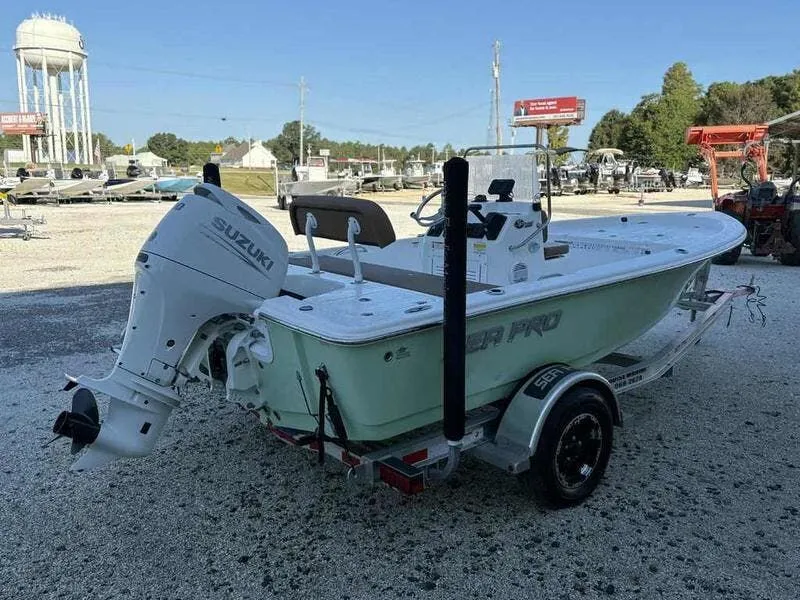 Slide: The Image of Sea Pro 172 Bay 2024 - 4