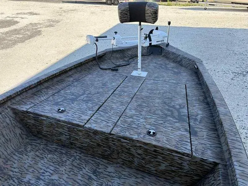 Slide: The Image of Xpress Hyper-Lift Bay Series 210 BAY 2026 - 11