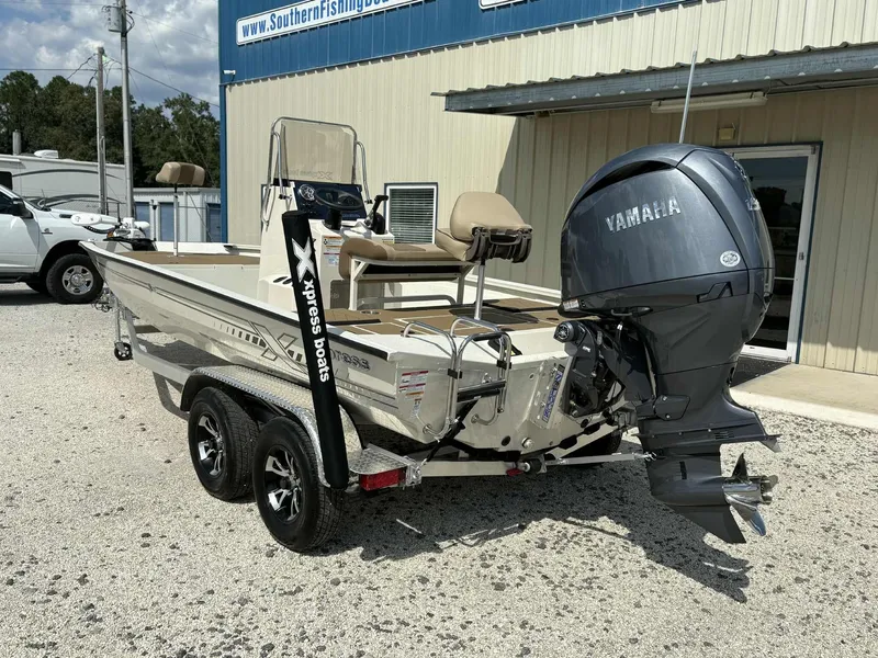 Slide: The Image of Xpress Hyper-Lift Bay Series 210 BAY 2026 - 4