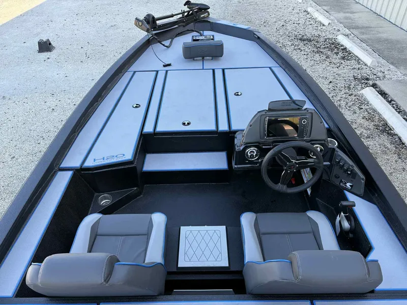 Slide: The Image of Xpress Hyper-Lift Bass Series H20 2026 - 11