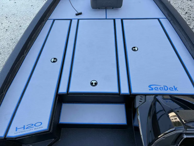 Slide: The Image of Xpress Hyper-Lift Bass Series H20 2026 - 12