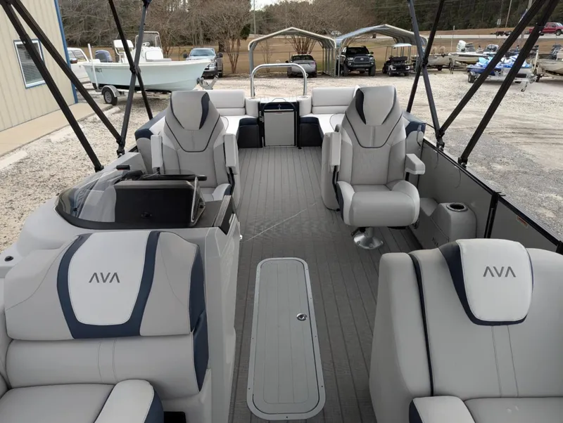 Slide: The Image of Avalon CATALINA 25 QUAD LOUNGER 2025 - 13