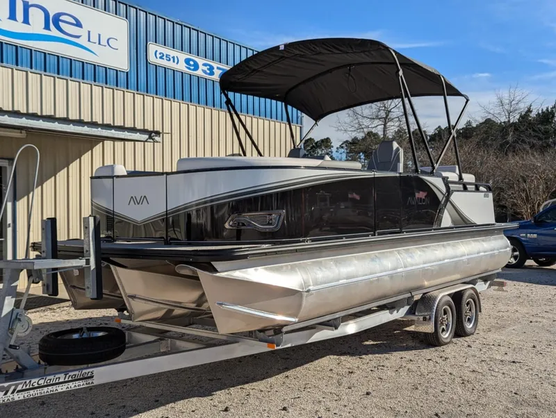 Slide: The Image of Avalon LSZ 23 LOUNGE SWITCH 2025 - 2