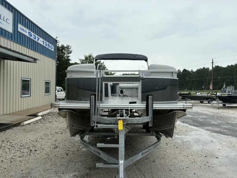 Slide: The Image of Avalon Venture 85 23 VERSA FISH 2025 - 16