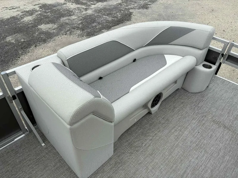 Slide: The Image of Avalon Venture 85 23 VERSA FISH-TRITOON 200HP 2025 - 14