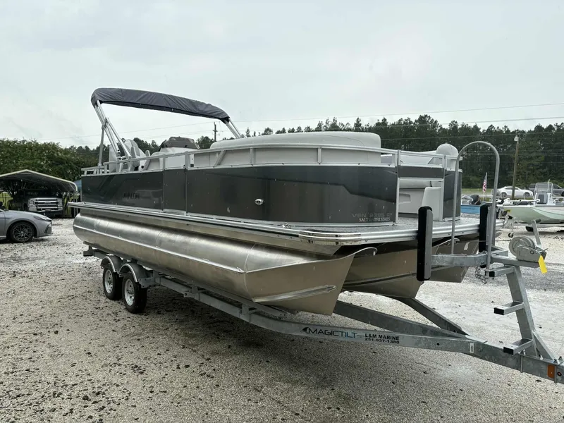 Slide: The Image of Avalon Venture 85 23 VERSA FISH-TRITOON 200HP 2025 - 2