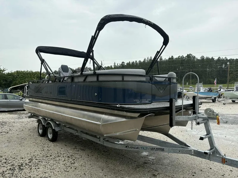 Slide: The Image of Avalon Venture 85 23 VERSA FISH 2025 - 4
