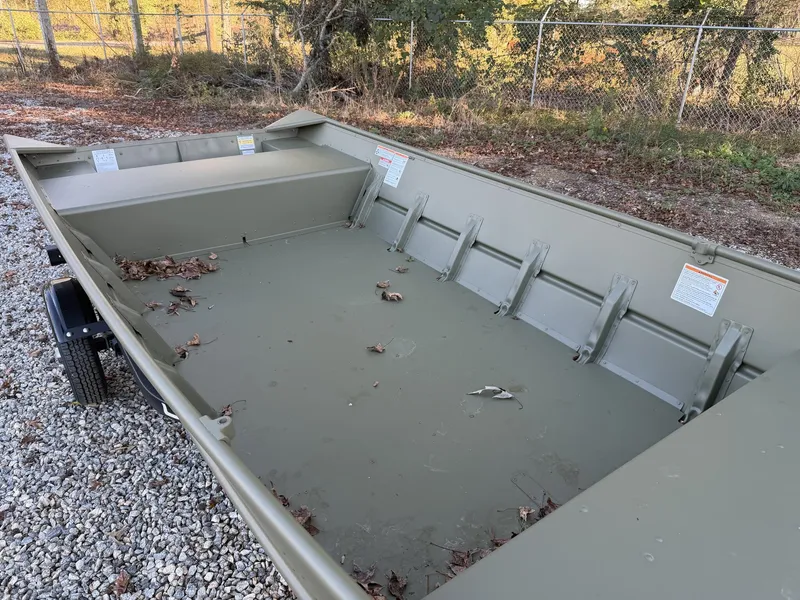 Slide: The Image of Lowe L1648 1648 AM WITH TRAILER 2026 - 7