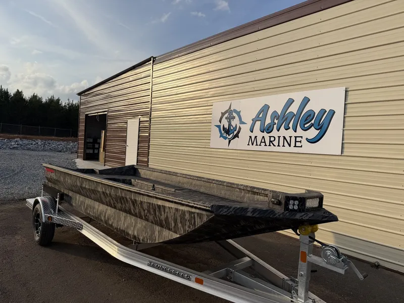 Slide: The Image of Reaper Boats 756 756 STEP TRANSOM 2026 - 7