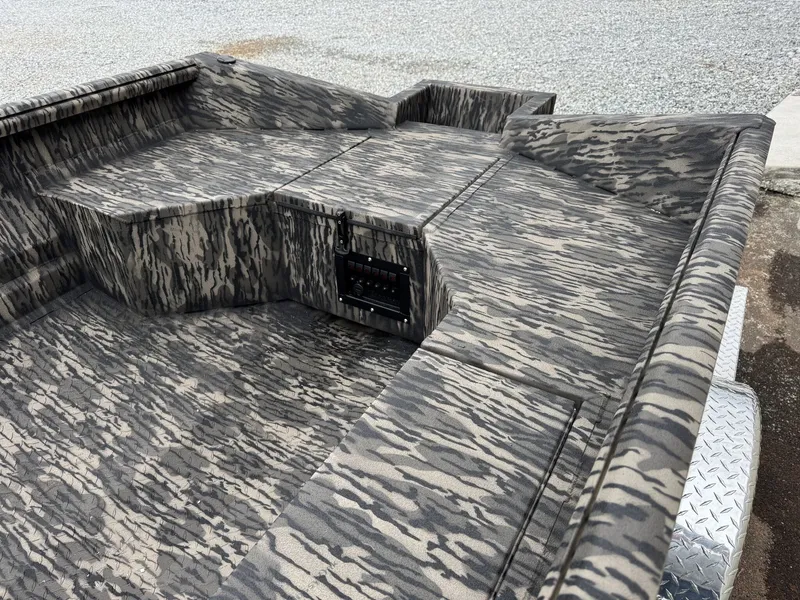 Slide: The Image of Reaper Boats 756 Step Transom 2026 - 4