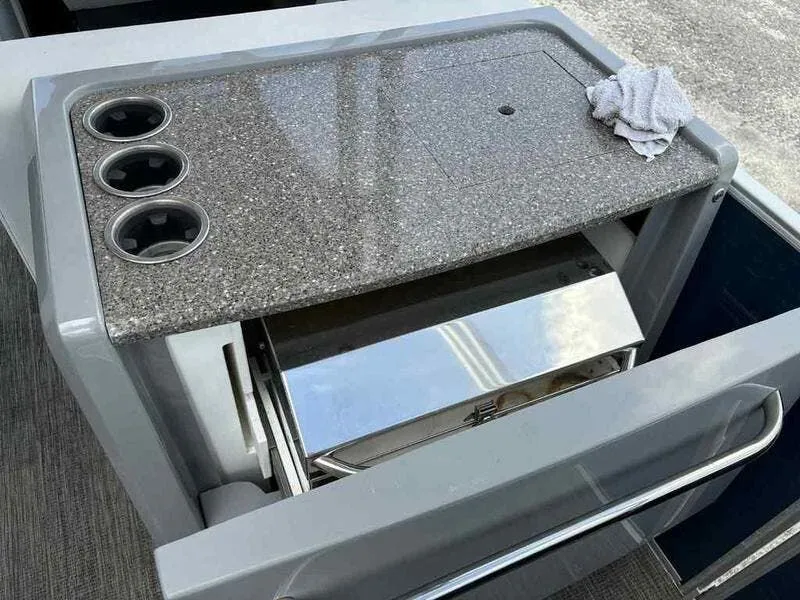 Slide: The Image of Godfrey AquaPatio 255 SDC 2023 - 17