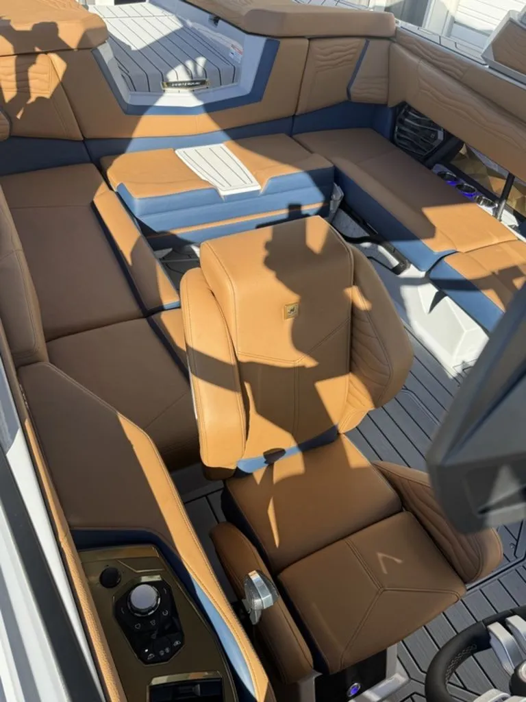 Slide: The Image of Nautique Super Air Nautique G23 2025 - 12