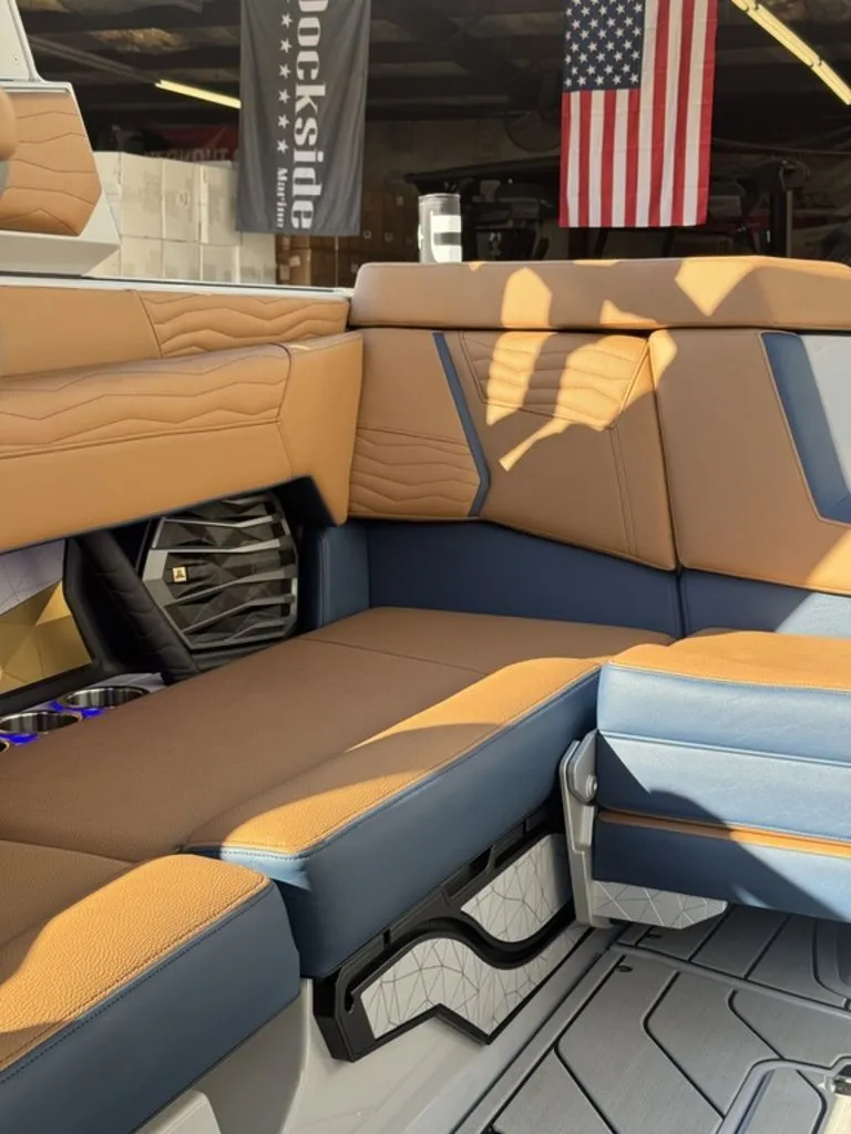 Slide: The Image of Nautique Super Air Nautique G23 2025 - 7