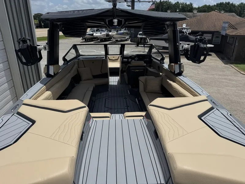 Slide: The Image of Nautique Super Air Nautique G25 2025 - 10