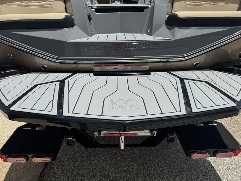 Slide: The Image of Nautique Super Air Nautique G25 2025 - 17