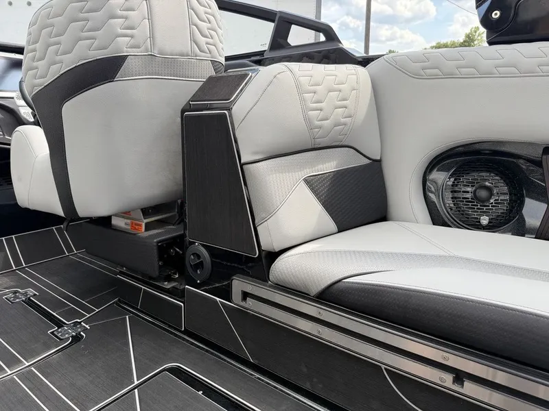 Slide: The Image of Centurion Ri245 2024 - 9