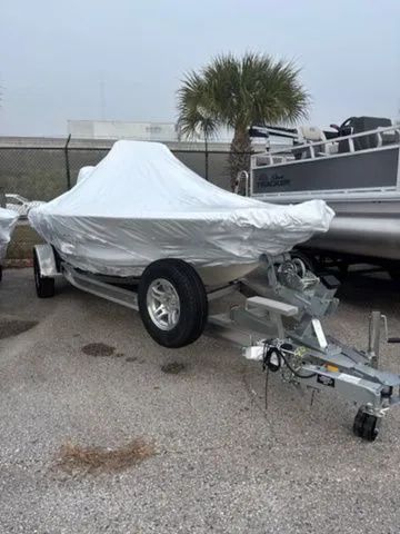 Slide: The Image of Mako 18 Pro Skiff 2026 - 3