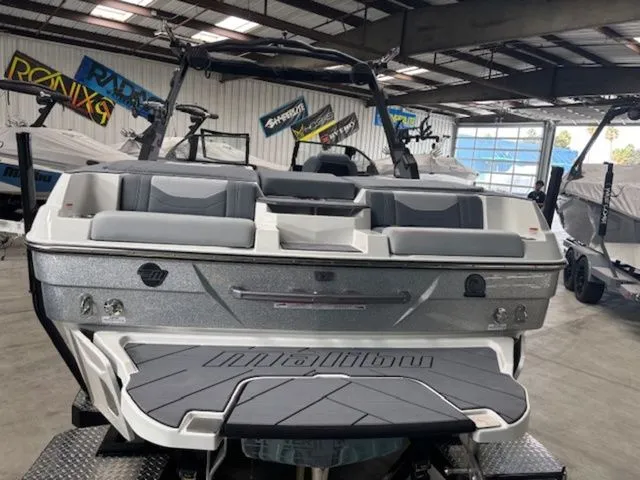 Slide: The Image of Malibu Wakesetter 23 LSV 2026 - 4