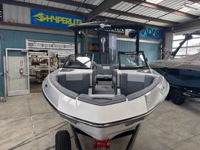 Slide: The Image of Malibu Wakesetter 23 LSV 2026 - 5