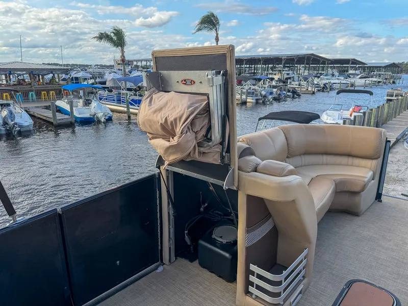 Slide: The Image of Harris Grand Mariner 230 2019 - 12