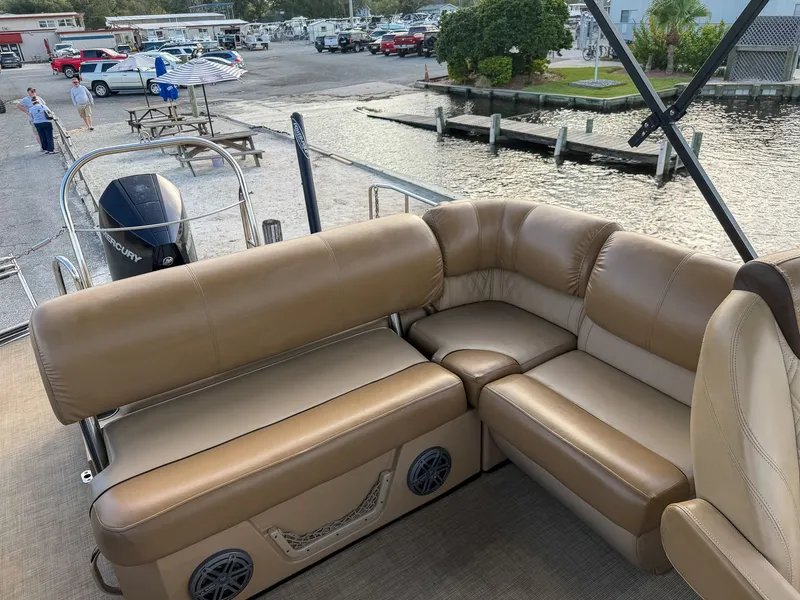 Slide: The Image of Harris Grand Mariner 230 2019 - 15