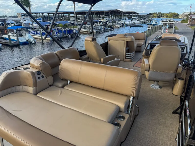 Slide: The Image of Harris Grand Mariner 230 2019 - 16